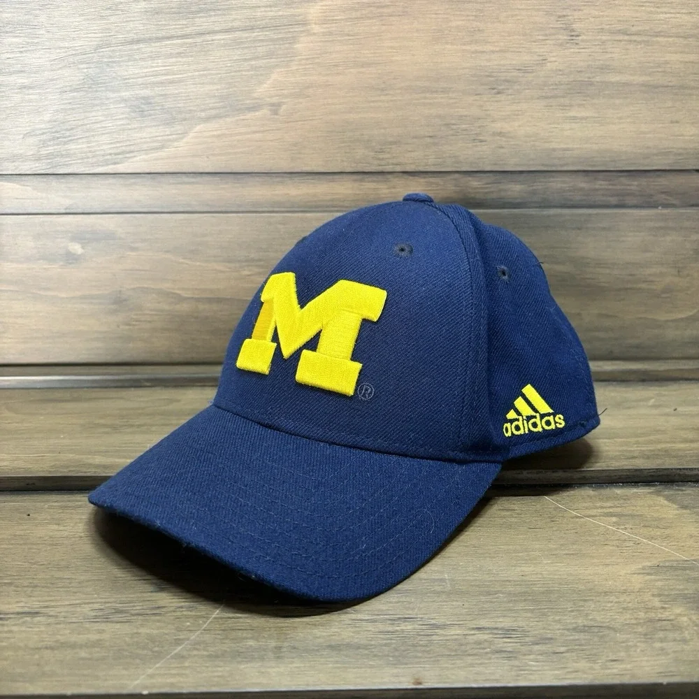 University of Michigan Wolverines Adidas Hat Cap Fitted Size 6 7/8‎